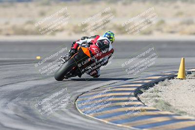 media/Dec-01-2025-Moto Forza (Mon) [[2daa91e15f]]/1-Advanced Group/Session 2 Turn 11 Backside/
